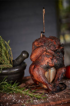 Soporte Pollo Borracho para Ahumador y Parrilla
