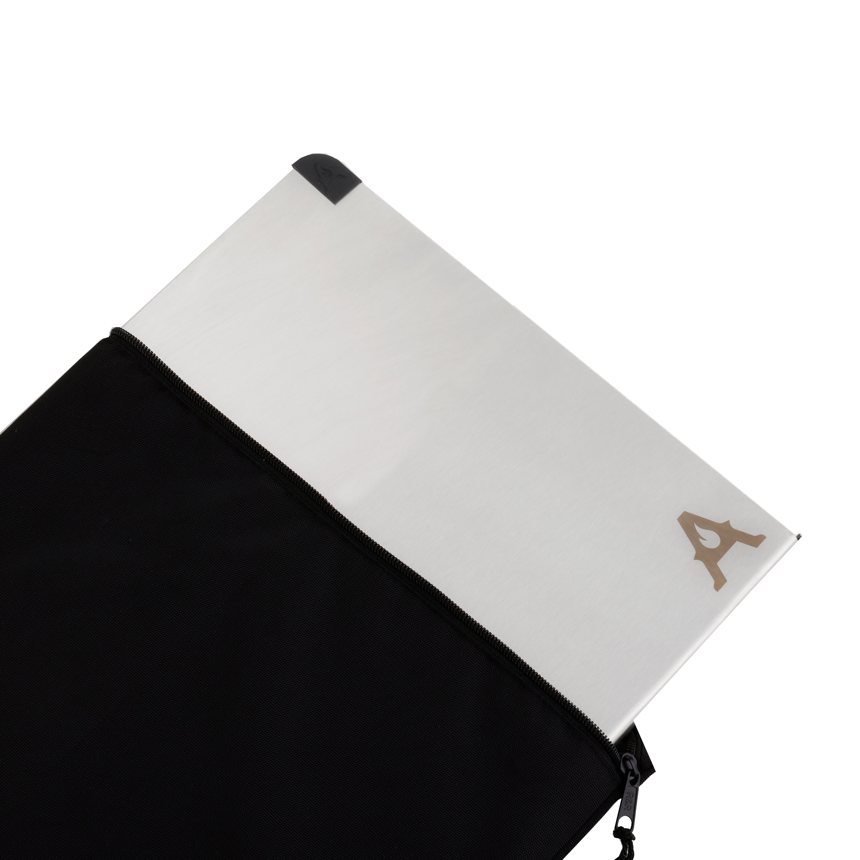 Tabla para usar en la cocina hecha en acero inoxidable chaquiro