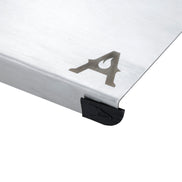 Tabla para usar en la cocina hecha en acero inoxidable chaquiro