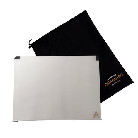 Tabla para usar en la cocina hecha en acero inoxidable chaquiro