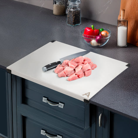 Tabla para usar en la cocina hecha en acero inoxidable chaquiro
