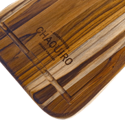 Tabla para usar en la cocina hecha en madera teca