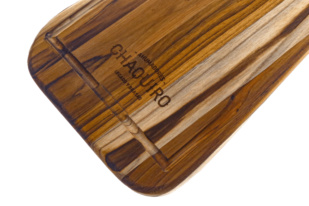 Tabla para usar en la cocina hecha en madera teca